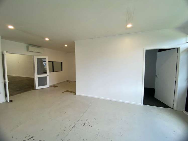 2a/12 Corban Avenue Henderson_14