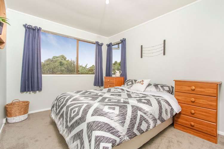 37 Adam Sunde Place Glen Eden_10