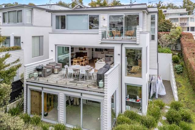 EXEMPLARY FREEHOLD RESIDENCE - GZ!
