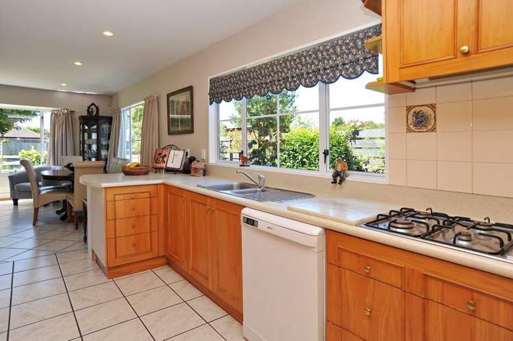 33 Taranaki Drive Woodend_5