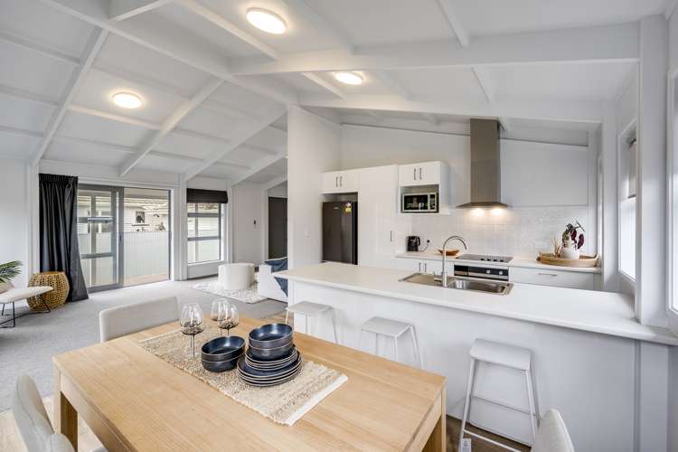 1012 Willowpark Road North Mayfair_6