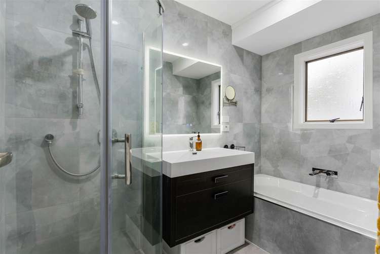 2/8 Tusac Place Totara Vale_10