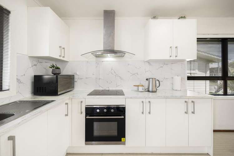16 Antrim Crescent Otara_5