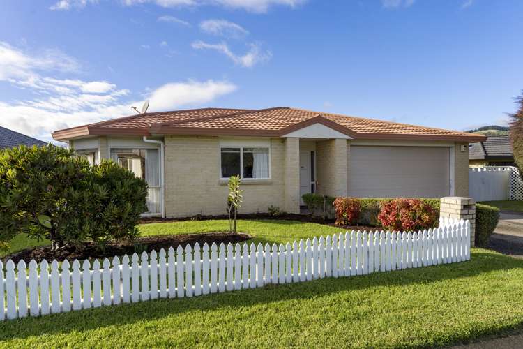 5 Lorna Irene Drive Raumati South_12