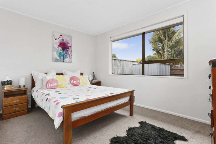 15a Lillian Place Orewa_11