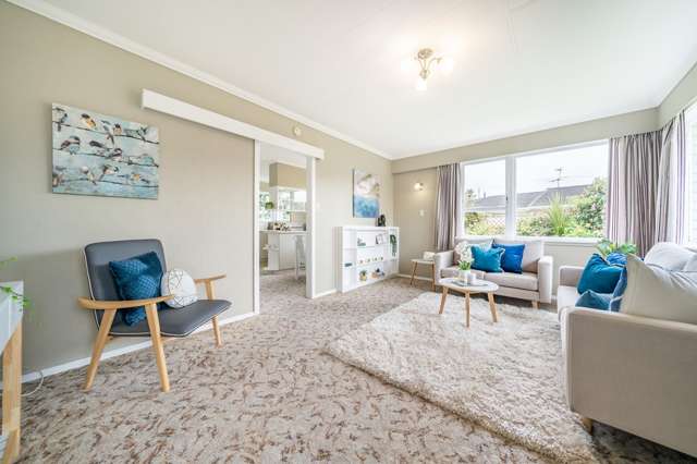 8a Derwent Lee Grove Epuni_3