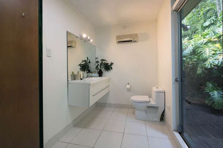 900 West Coast Road Waiatarua_20