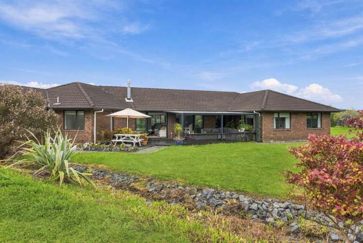 29 Whangaparaoa Road_1