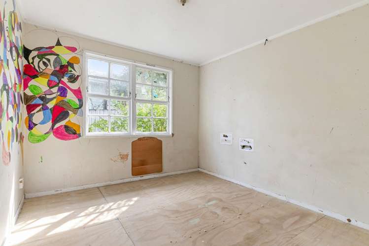 123 Mahia Road Wattle Downs_13