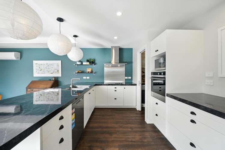 39 Chartwell Street Burwood_5