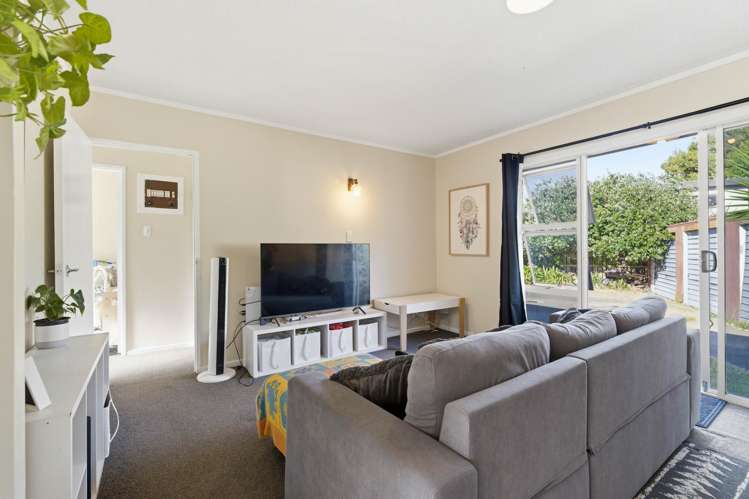 2/15 Phoenix Place Papatoetoe_1