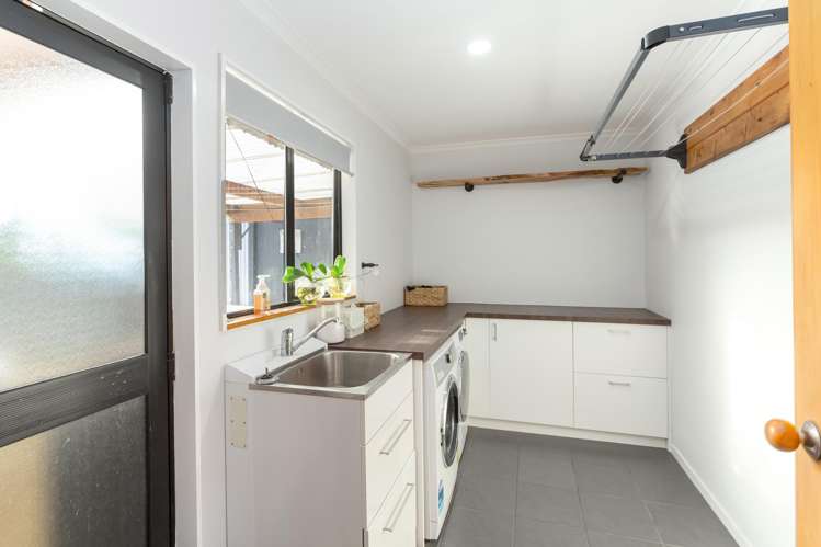 55 Moeraki Road Maoribank_24