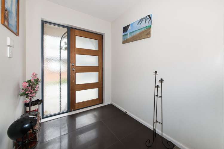 18 Riverglade Parkway Te Atatu South_11