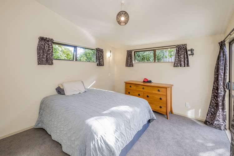 16 Karaka Grove Raumati Beach_15