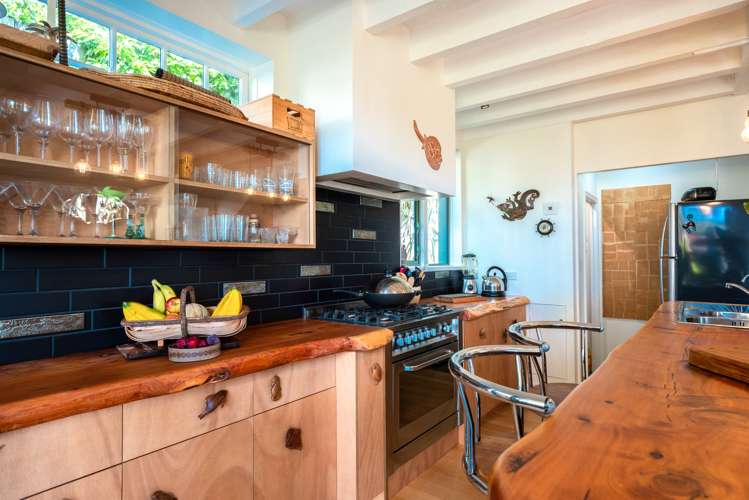 78 Queens Drive Oneroa_13