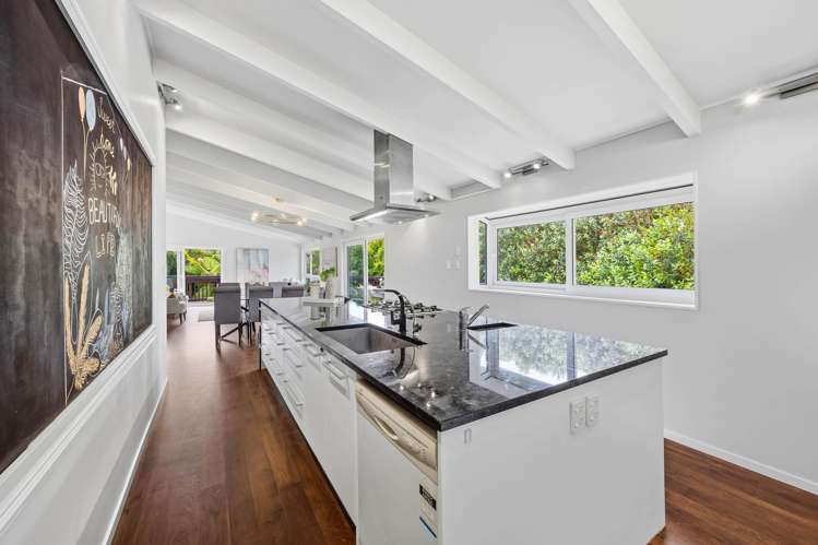 26 Pickwick Parade Mellons Bay_9