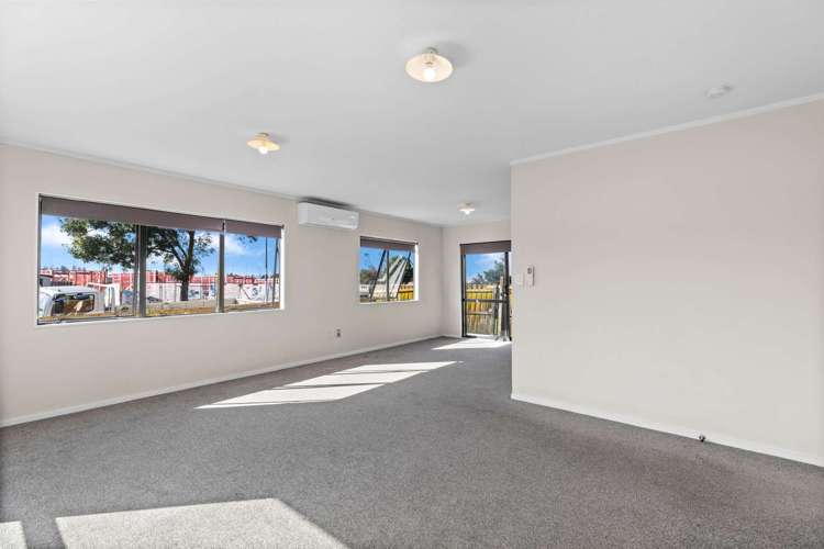 28 Barneys Farm Road Clendon Park_8