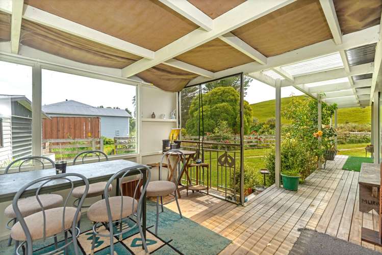 9 and 11 Motu Road Matawai_27