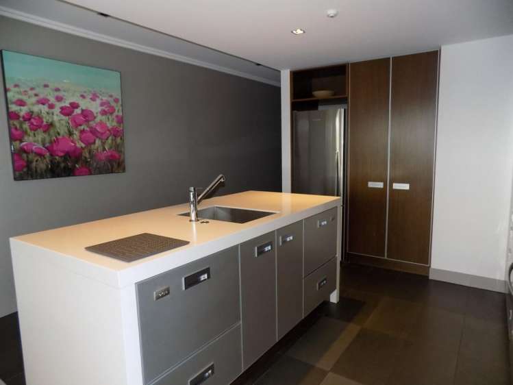 11/225 Lake Terrace Waipahihi_13