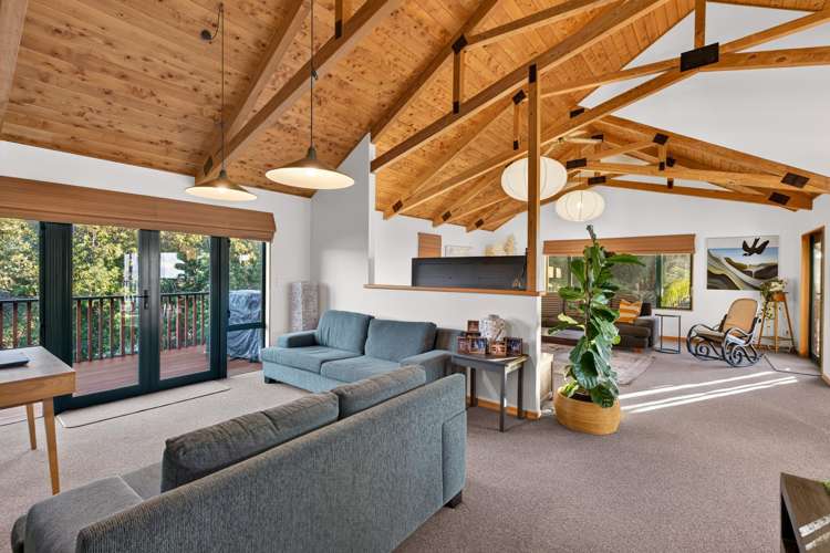286 Whirinaki Road Bay View_13