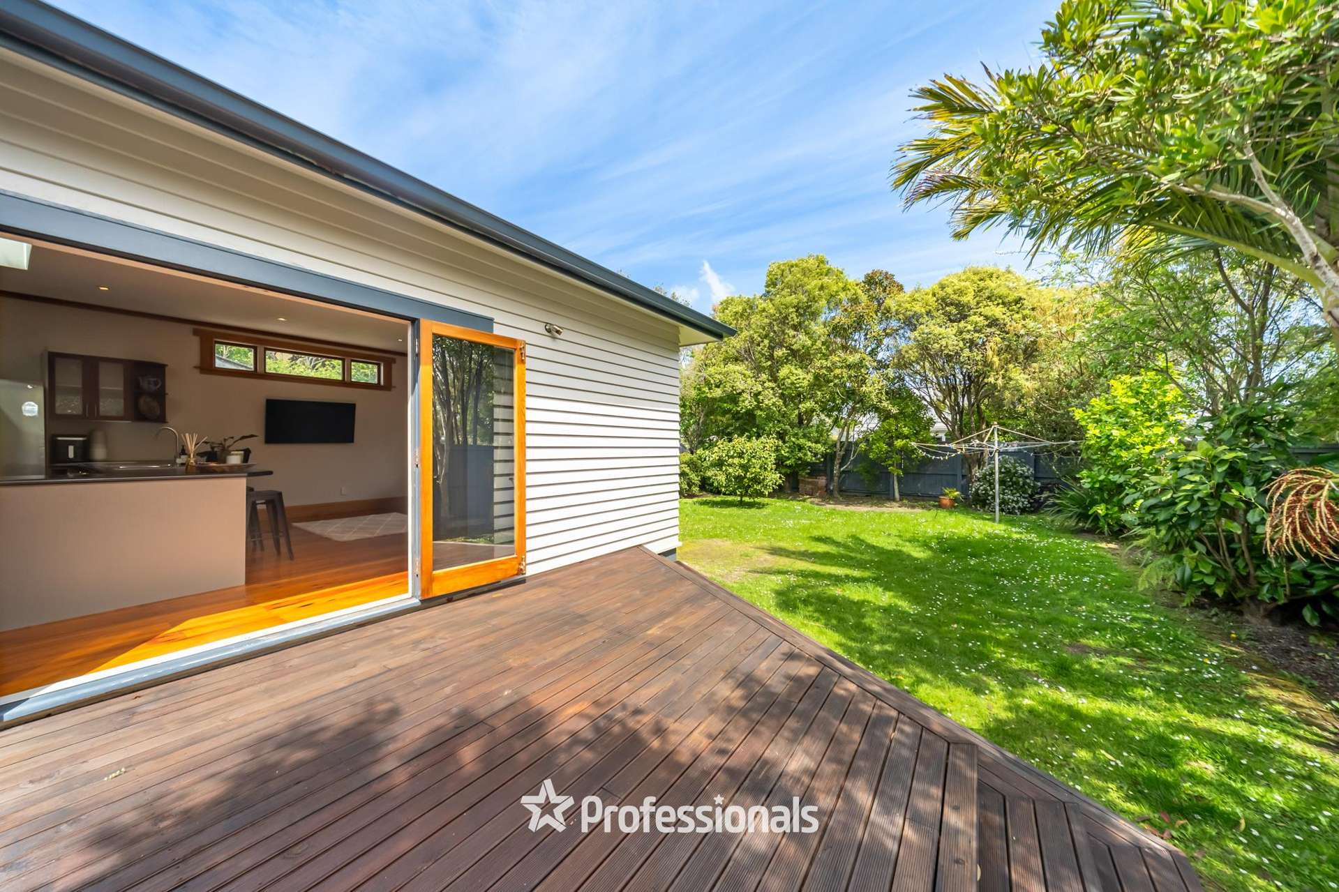 143 Whites Line East Waiwhetu_0