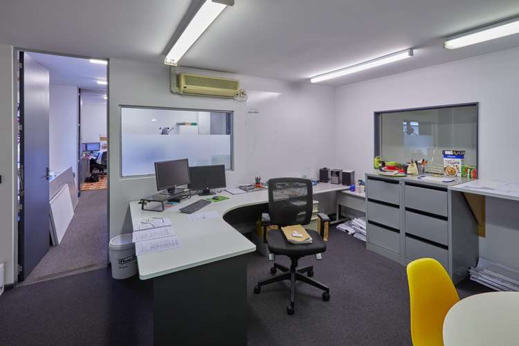 10-12 Meachen Street Seaview_11