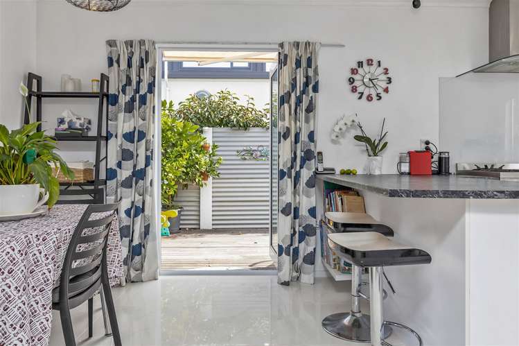 1/22 Lakings Road Springlands_10