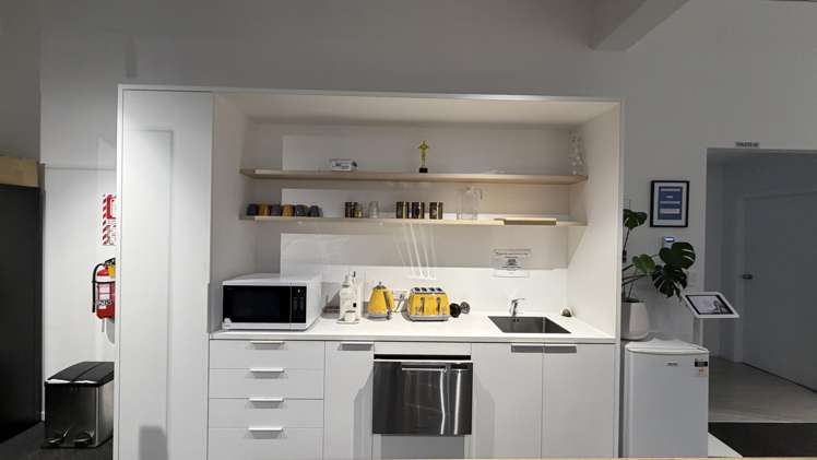B/51 Barrys Point Road Takapuna_8