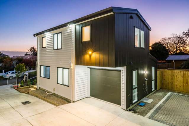 Modern Standalone 2-Bedroom Home with Study!