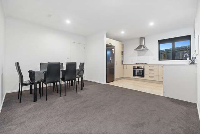 2/12 Onukutara Place Huntington_4