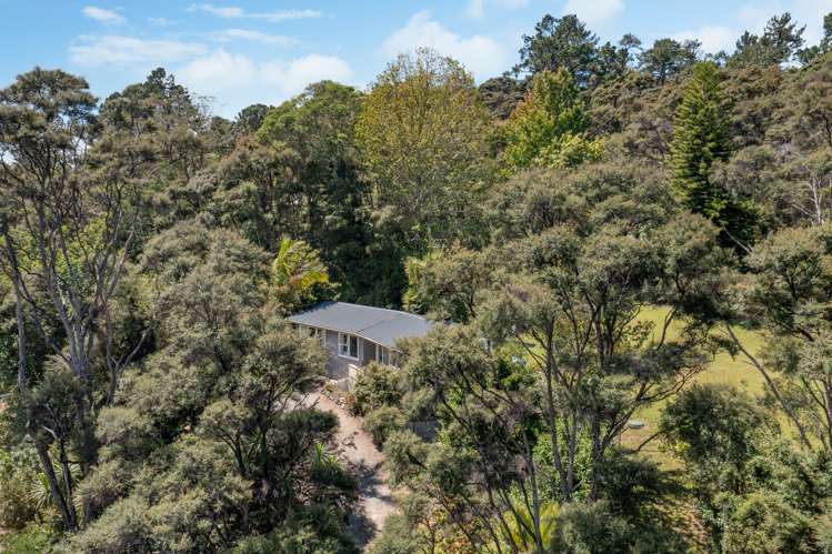 1060 Sandspit Road Sandspit_16