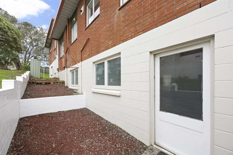 2/240 Onewa Road Birkenhead_17