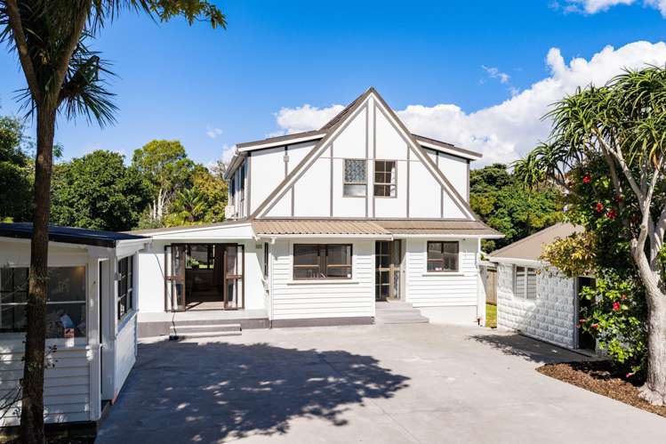 2 Memorial Drive Parahaki_38