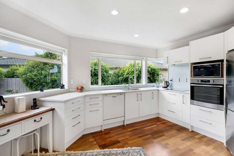 10 Chesterfield Way Orewa_9