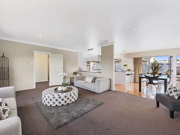 735 River Road Chartwell_11