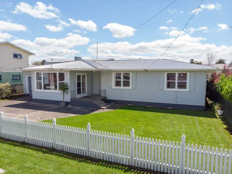 6 Flora Street Paeroa_13