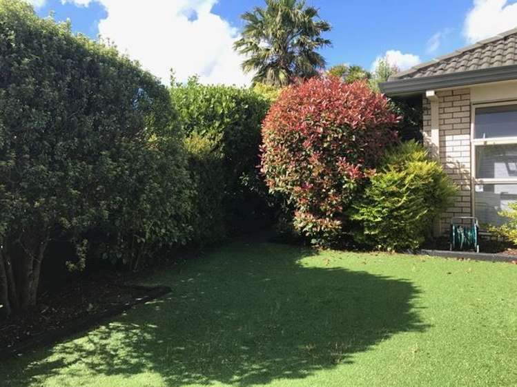 6 Newbliss Crescent East Tamaki Heights_9