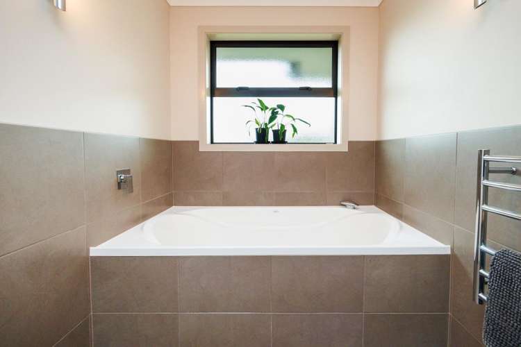 54 Henaghans Road Kelvin Grove_21