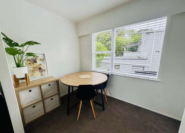 1/3 Hubert Henderson Place Remuera_3