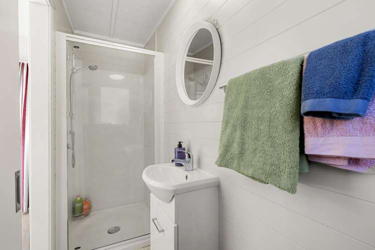 19 Nau Mai Road Raglan_26