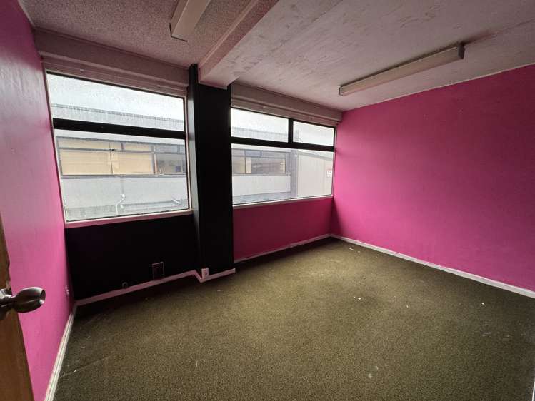 Office/121 Eastern Hutt Road Taita_2