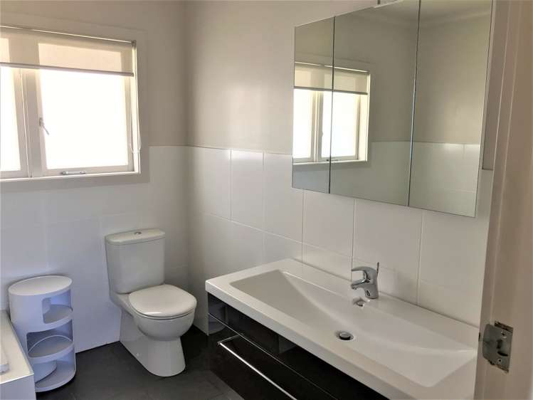 4 Jaemont Avenue Te Atatu South_11