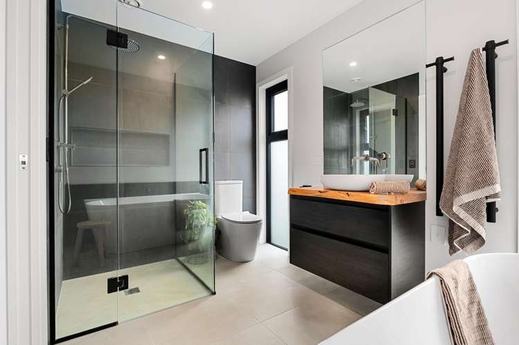 18 Tunarau Street Raglan_12