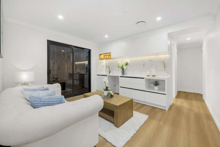 2C Hughs Way Flat Bush_19