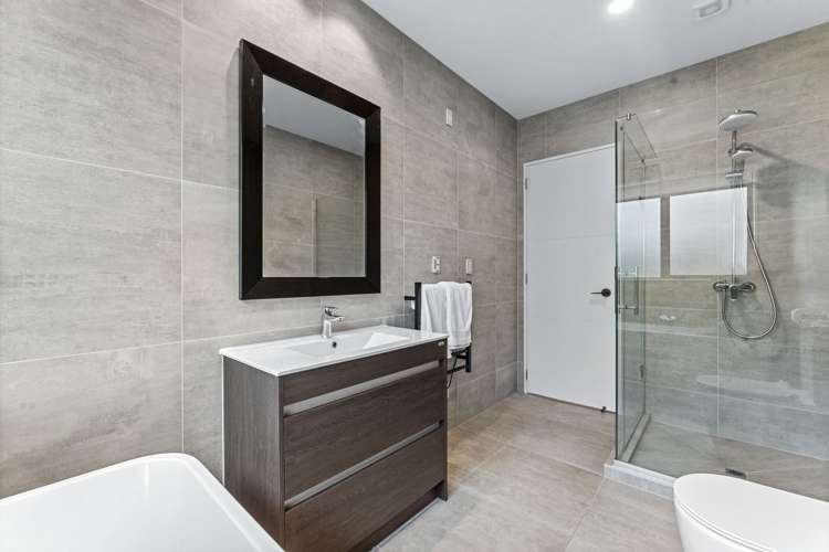 63 Symes Drive Red Beach_19