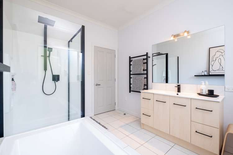 10 Donald Place Frimley_16