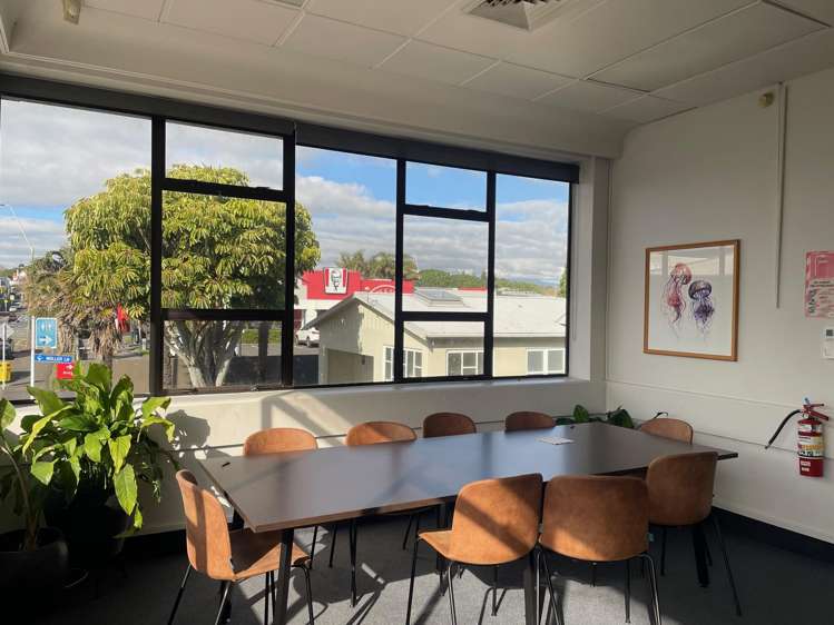 1/154 Devon Street East New Plymouth_11