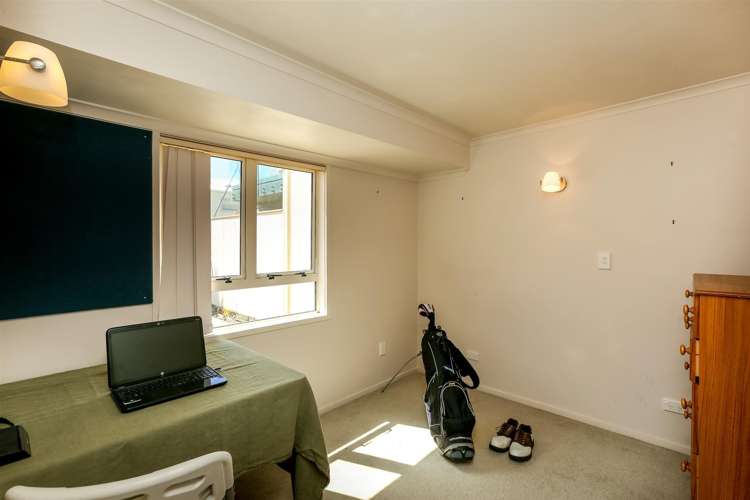 8 Beach Street Fitzroy_17