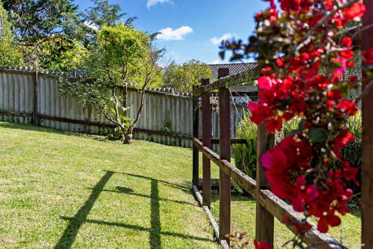 13 Finlow Drive Te Atatu South_16