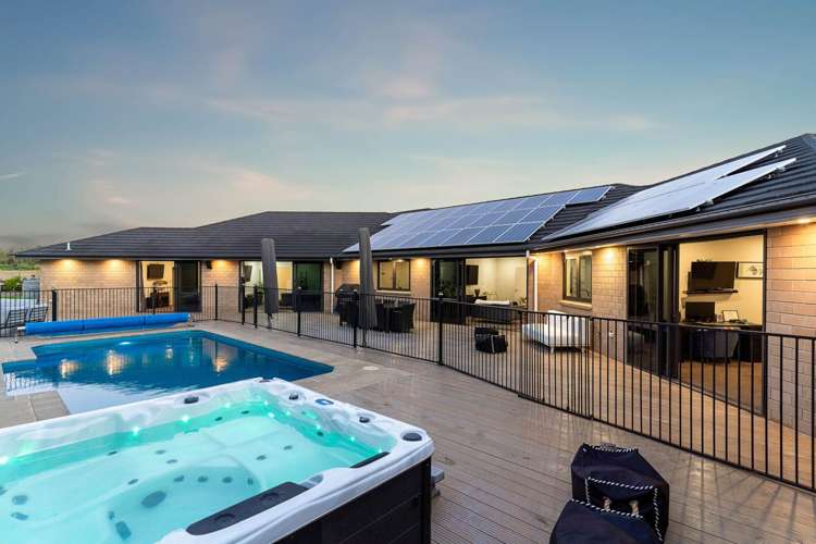 1 Coach Road Kingseat_27